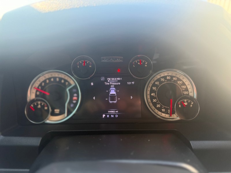 Ram 1500 Vehicle Full-screen Gallery Image 12