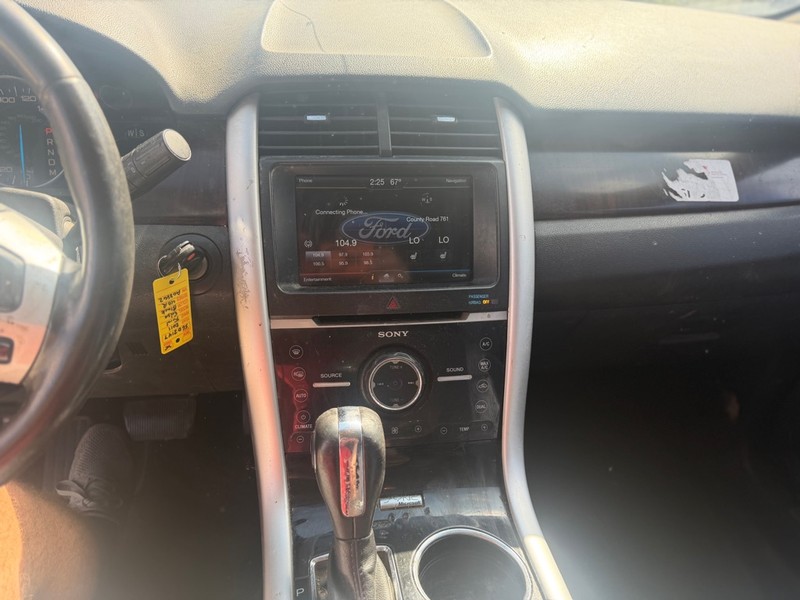 Ford Edge Vehicle Full-screen Gallery Image 7