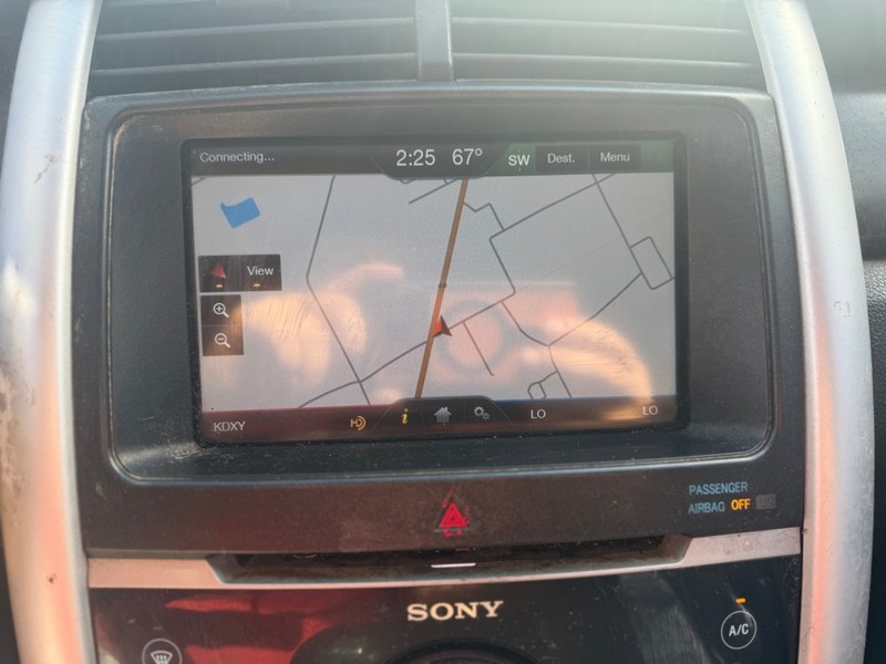 Ford Edge Vehicle Full-screen Gallery Image 8