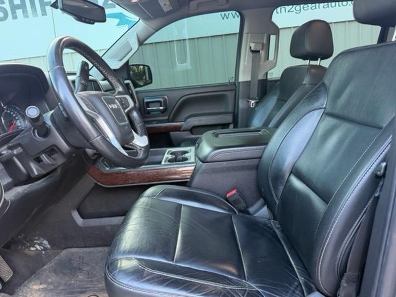 GMC Sierra 1500 Vehicle Full-screen Gallery Image 6