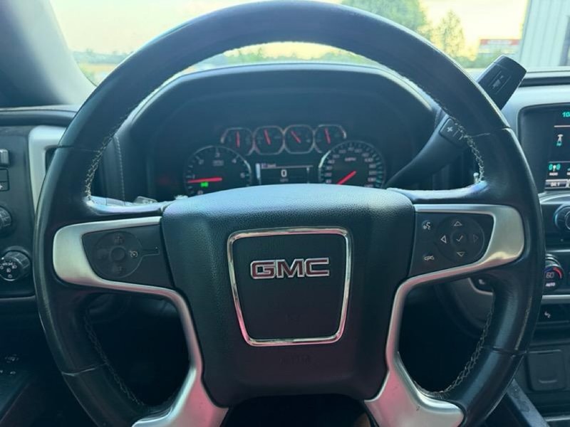 GMC Sierra 1500 Vehicle Full-screen Gallery Image 9
