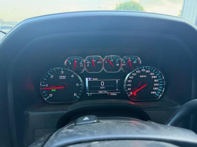GMC Sierra 1500 Vehicle Full-screen Gallery Image 10