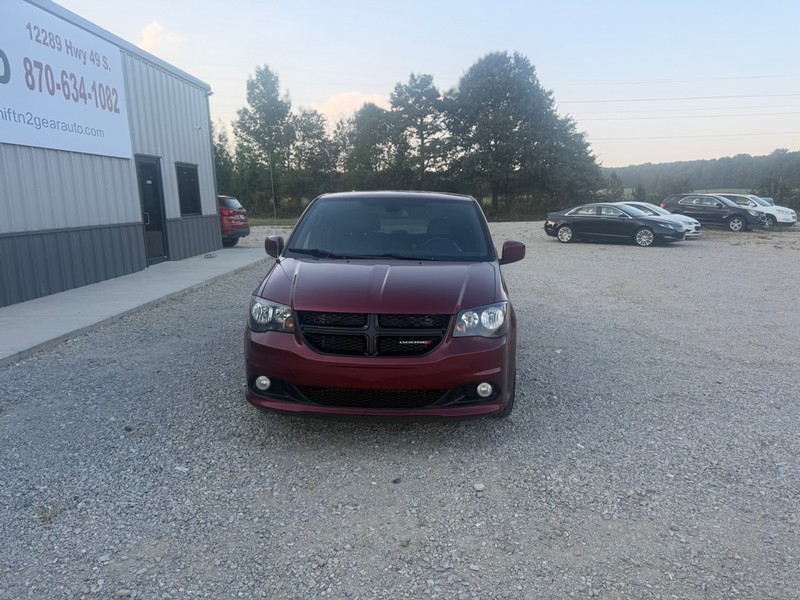Dodge Grand Caravan Vehicle Full-screen Gallery Image 2