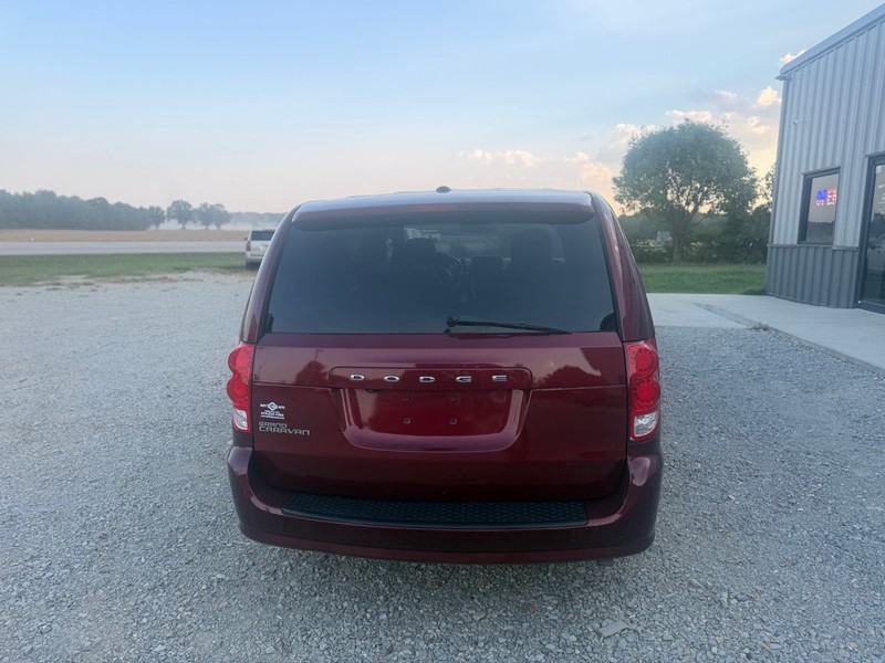 Dodge Grand Caravan Vehicle Full-screen Gallery Image 4