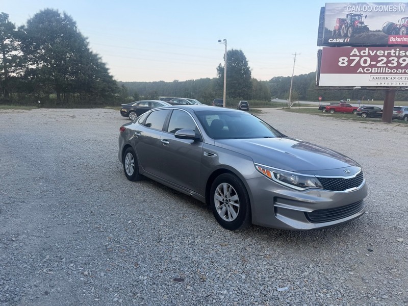 Kia Optima Vehicle Full-screen Gallery Image 3