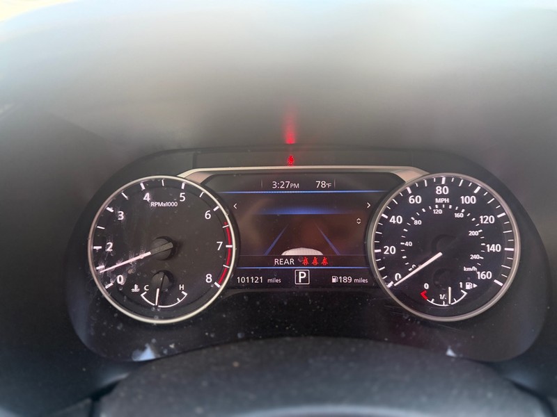 Nissan Sentra Vehicle Full-screen Gallery Image 10