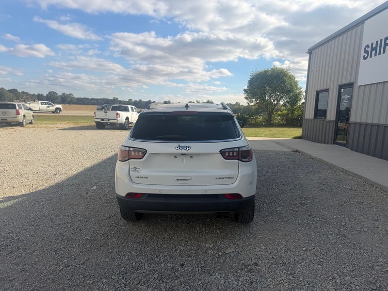 Jeep Compass Vehicle Full-screen Gallery Image 4