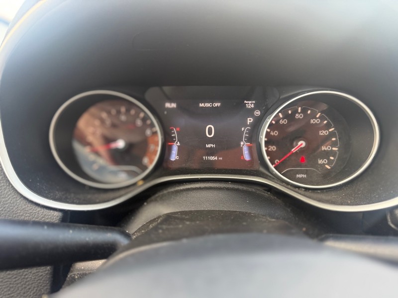 Jeep Compass Vehicle Full-screen Gallery Image 12