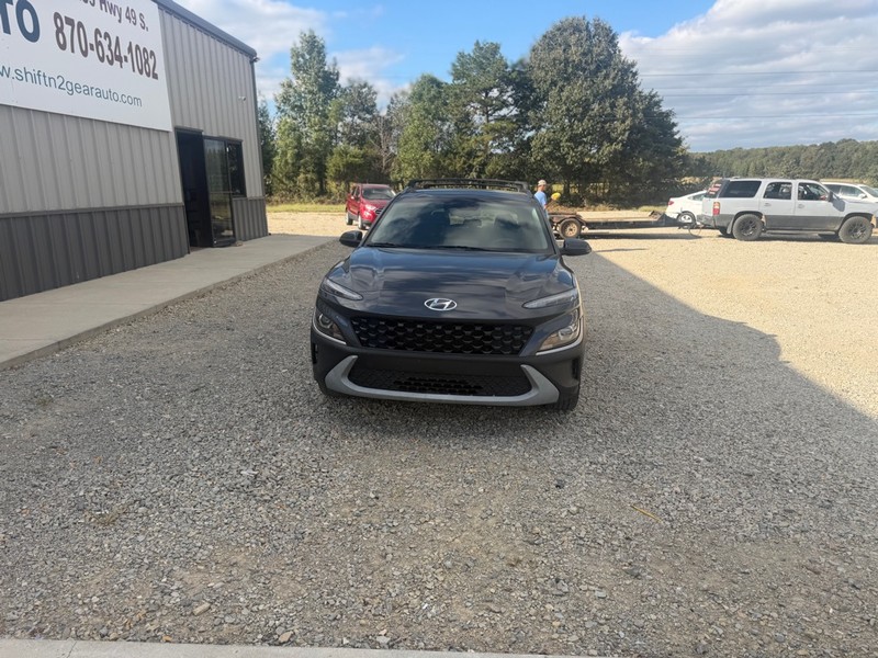 Hyundai Kona Vehicle Full-screen Gallery Image 2
