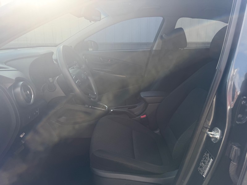 Hyundai Kona Vehicle Full-screen Gallery Image 6