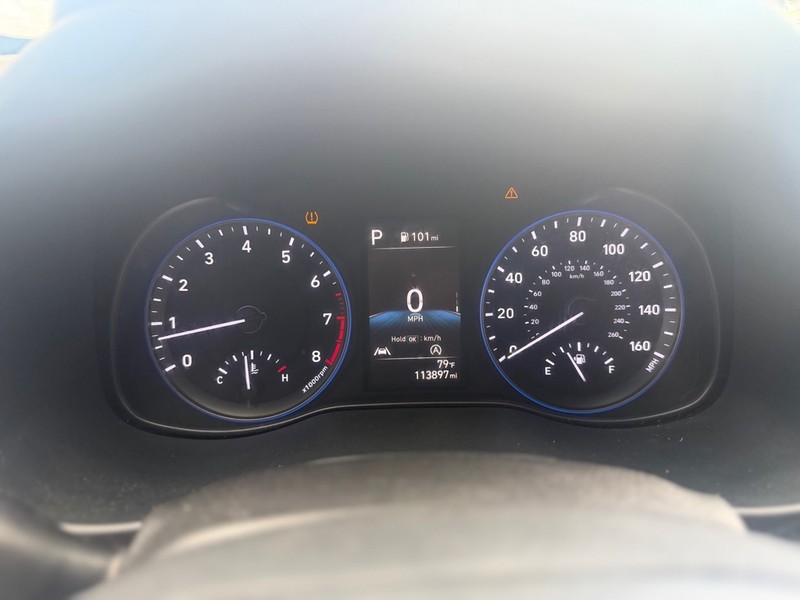 Hyundai Kona Vehicle Full-screen Gallery Image 10
