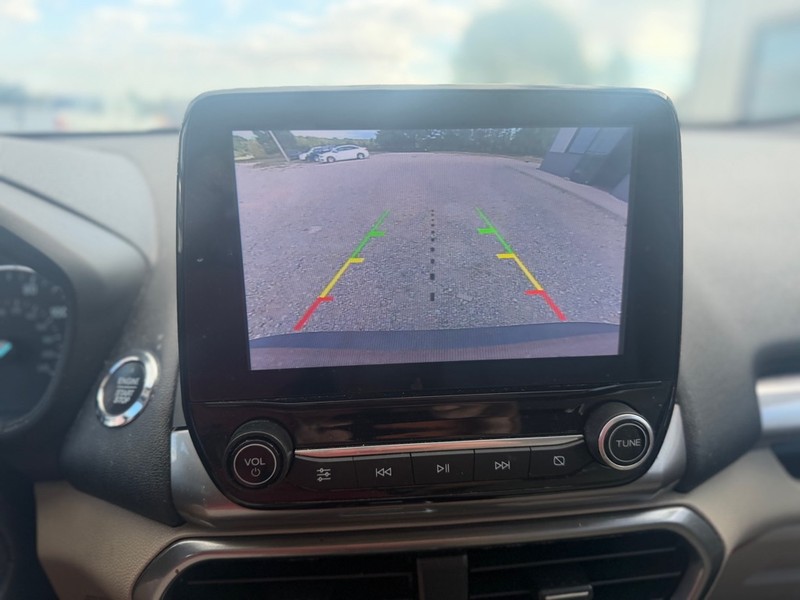 Ford EcoSport Vehicle Full-screen Gallery Image 8
