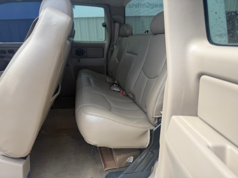 Chevrolet Silverado 1500 Vehicle Full-screen Gallery Image 5