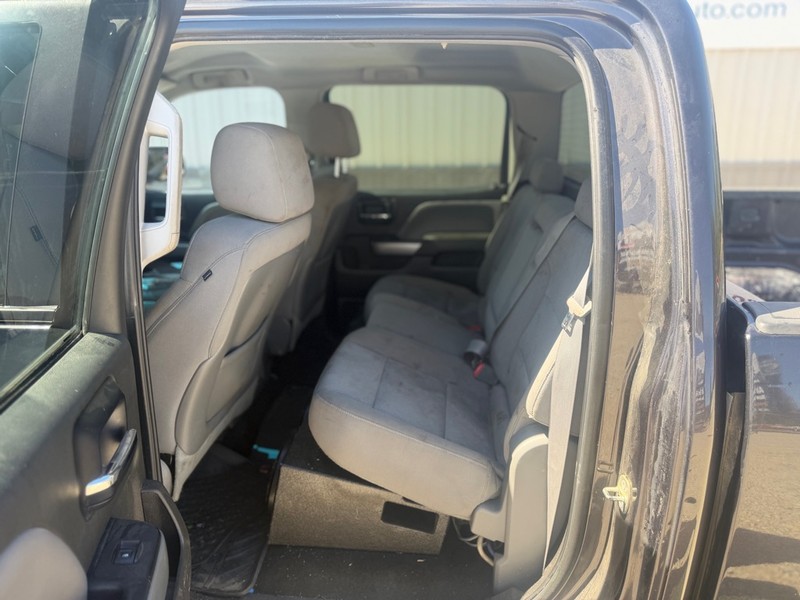 Chevrolet Silverado 1500 Vehicle Full-screen Gallery Image 5