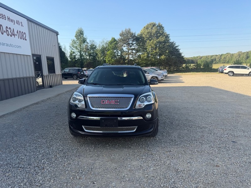 GMC Acadia Vehicle Full-screen Gallery Image 2