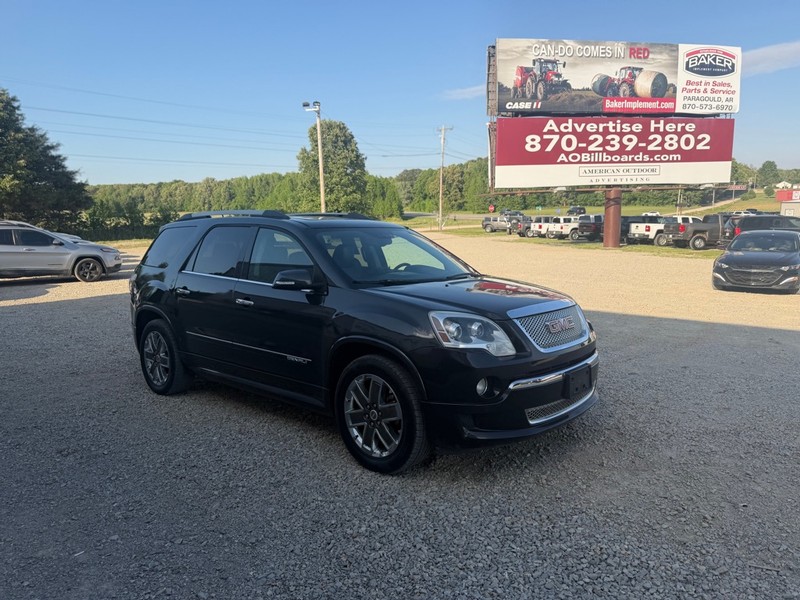 GMC Acadia Vehicle Full-screen Gallery Image 3
