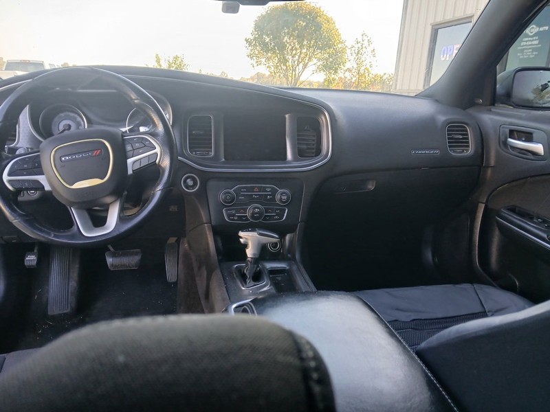 Dodge Charger Vehicle Full-screen Gallery Image 7