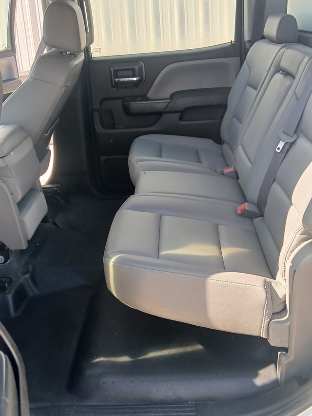 Chevrolet Silverado 2500HD Vehicle Full-screen Gallery Image 5