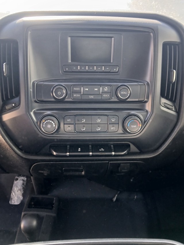 Chevrolet Silverado 2500HD Vehicle Full-screen Gallery Image 9
