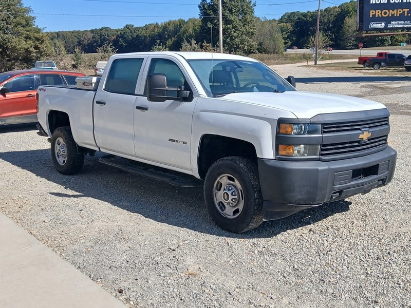 Chevrolet Silverado 2500HD Vehicle Full-screen Gallery Image 3