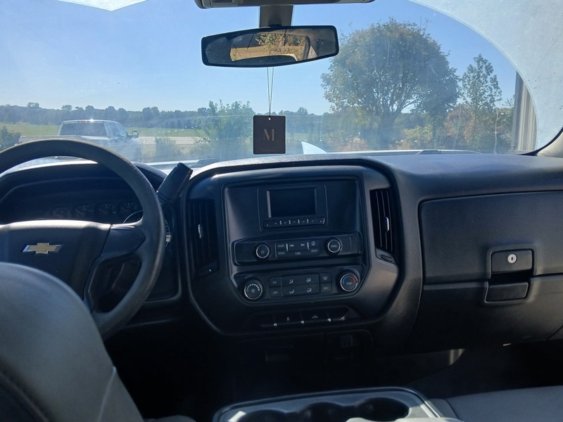 Chevrolet Silverado 2500HD Vehicle Full-screen Gallery Image 8