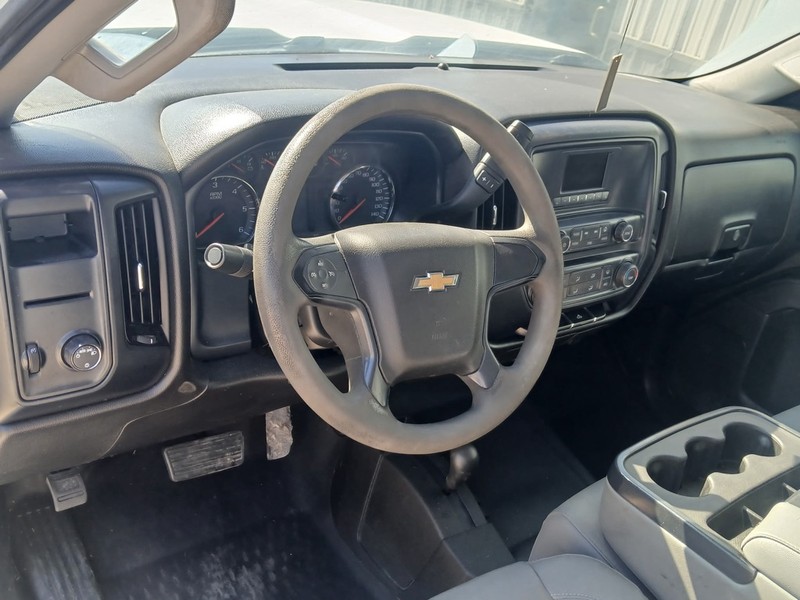 Chevrolet Silverado 2500HD Vehicle Full-screen Gallery Image 10