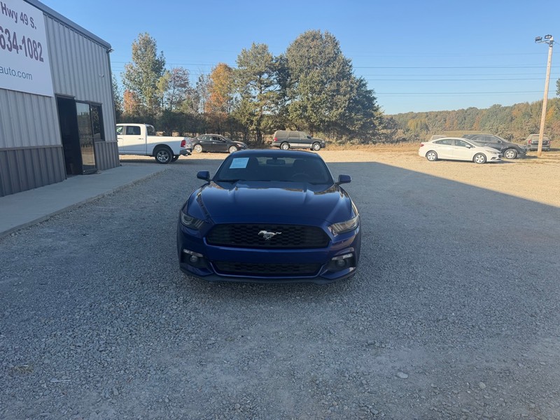 Ford Mustang Vehicle Full-screen Gallery Image 2