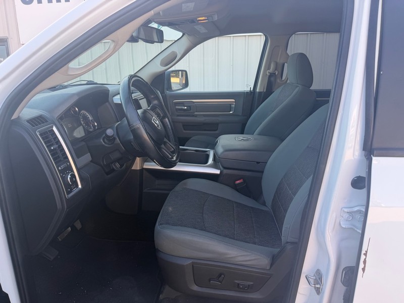Ram 1500 Vehicle Full-screen Gallery Image 6