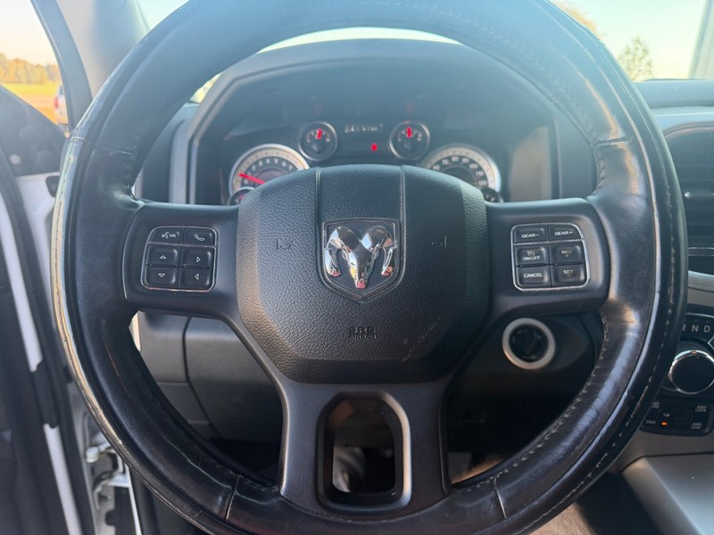 Ram 1500 Vehicle Full-screen Gallery Image 10