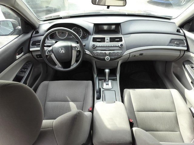 2012 Honda Accord Sedan LX Premium image 10