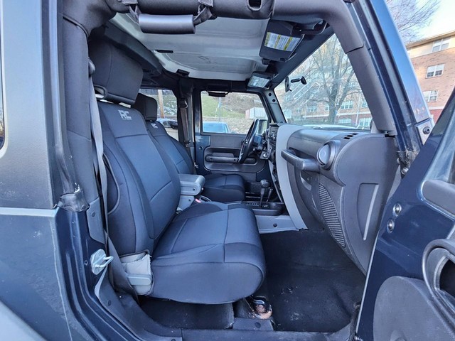 2008 Jeep Wrangler X image 10