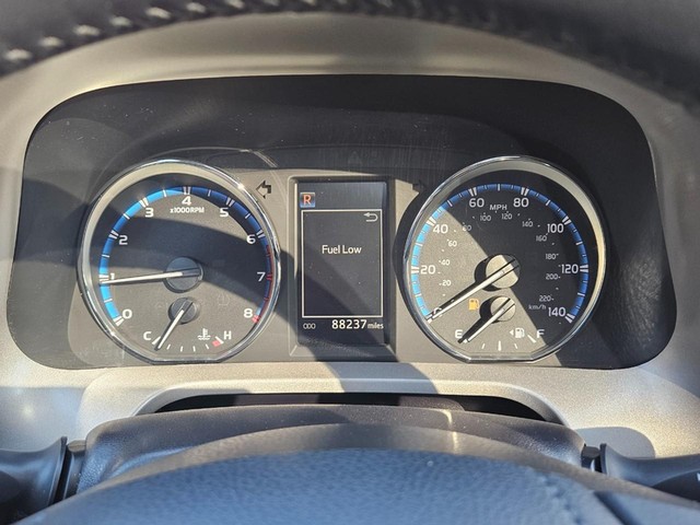 2018 Toyota RAV4 LIMITED image 19