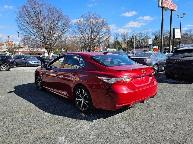 2020 Toyota Camry SE image 03