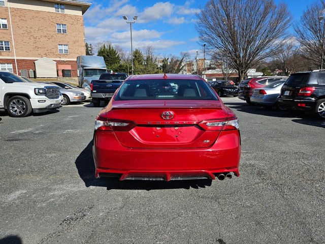 2020 Toyota Camry SE image 04
