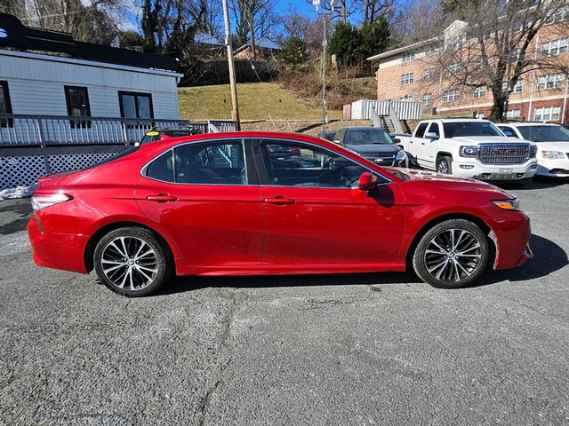 2020 Toyota Camry SE image 06