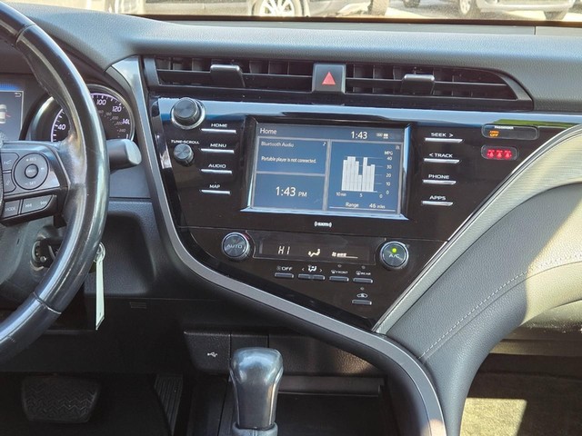 2020 Toyota Camry SE image 13