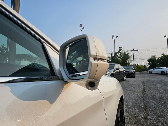 2017 Honda Accord EX-L V6 image 11