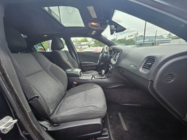 2016 Dodge Charger R/T image 11
