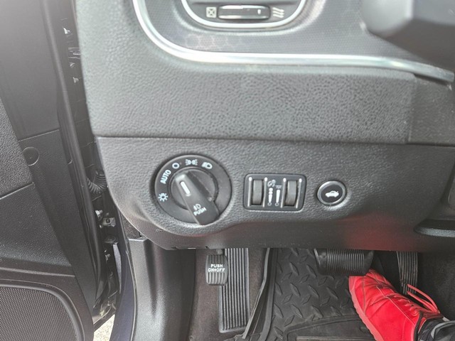 2016 Dodge Charger R/T image 17