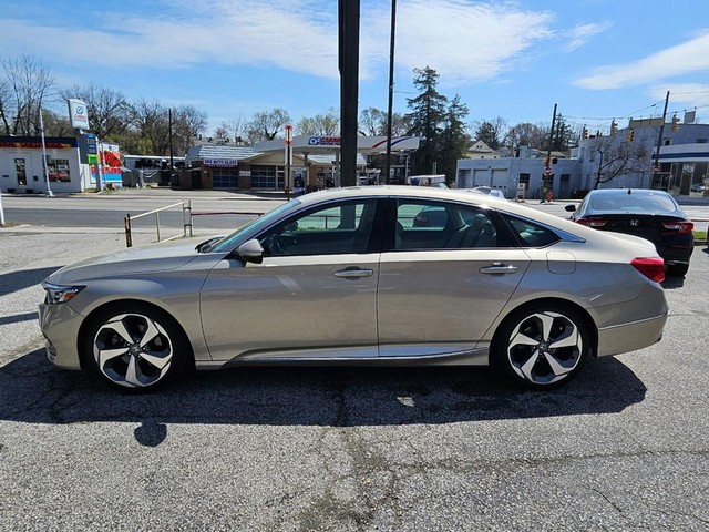 2018 Honda Accord Touring image 02