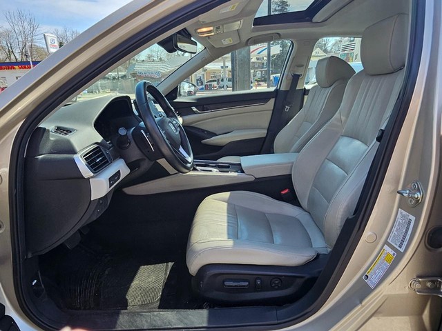 2018 Honda Accord Touring image 09