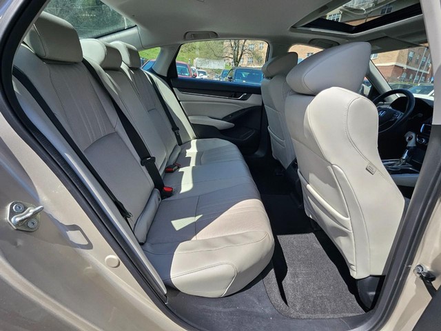 2018 Honda Accord Touring image 11