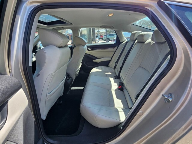 2018 Honda Accord Touring image 12