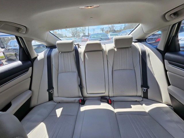 2018 Honda Accord Touring image 16