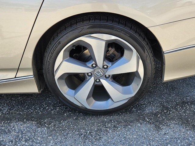 2018 Honda Accord Touring image 25