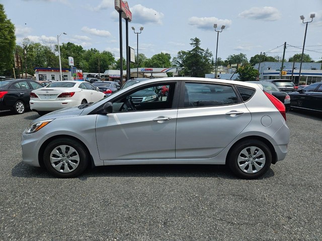 2017 Hyundai Accent SE image 04
