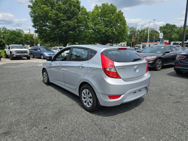 2017 Hyundai Accent SE image 05