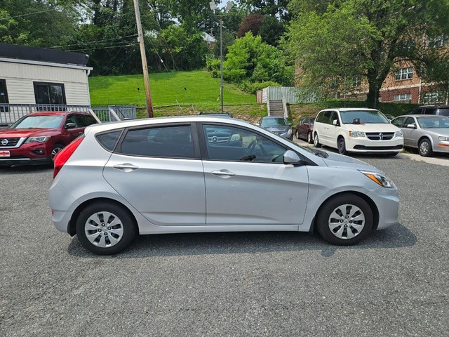 2017 Hyundai Accent SE image 08