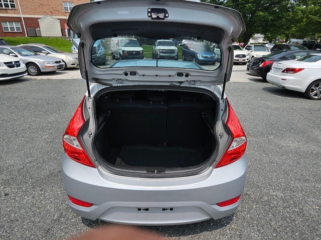 2017 Hyundai Accent SE image 10