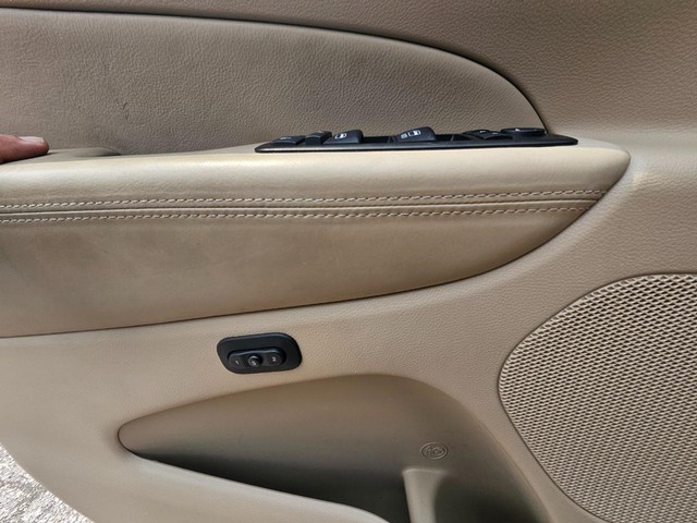 2014 Jeep Grand Cherokee Overland image 19